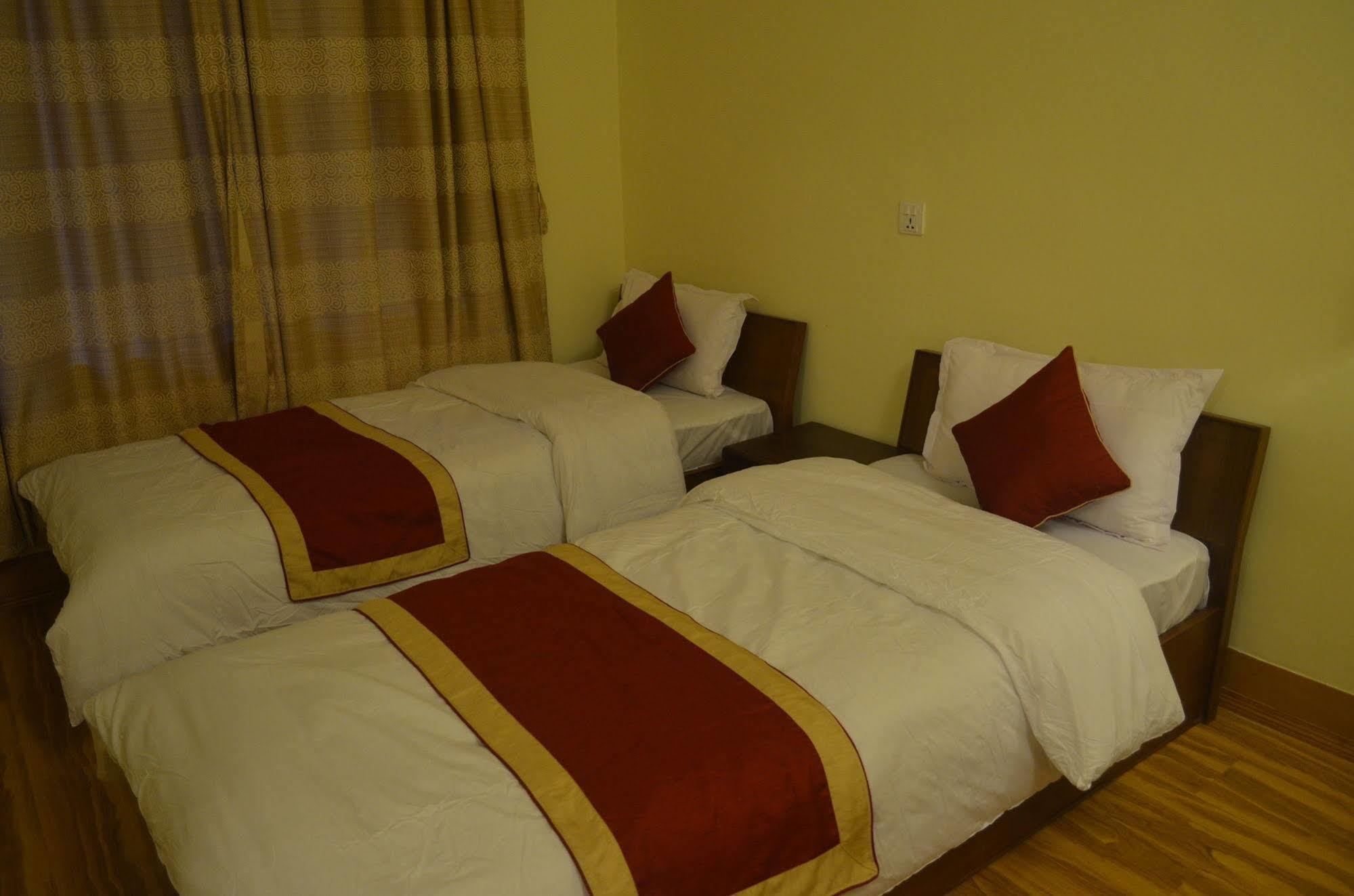 Potala Tourist Home Катманду Экстерьер фото